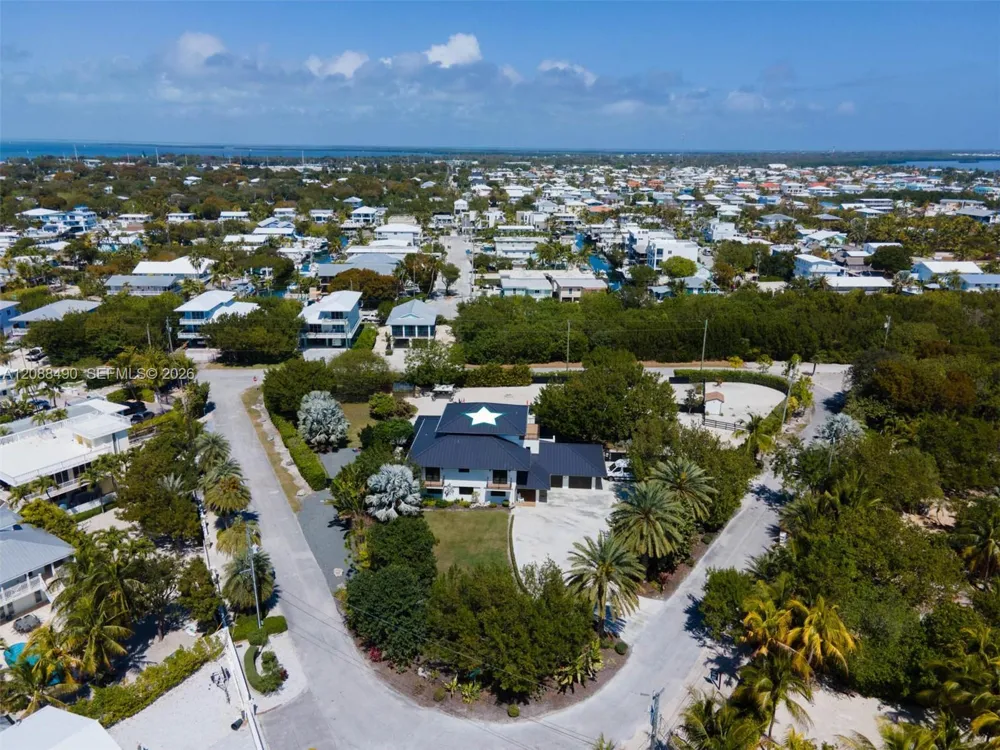55 Ocean Front Dr Key Largo, FL 33037