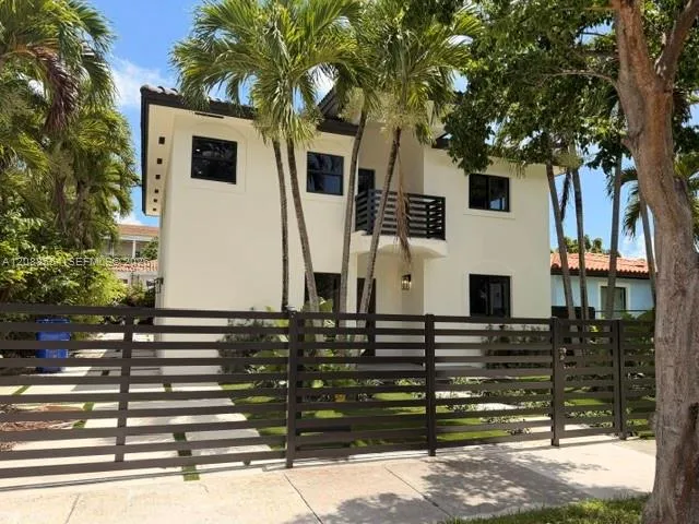 1936 SW 18th St Miami, FL 33145