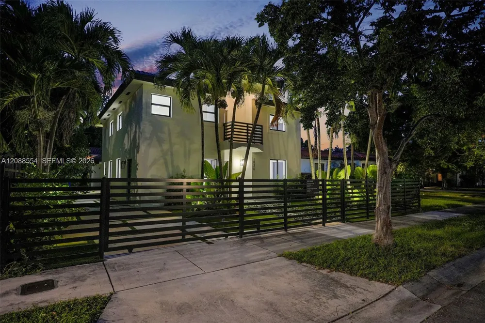 1936 SW 18th St Miami, FL 33145