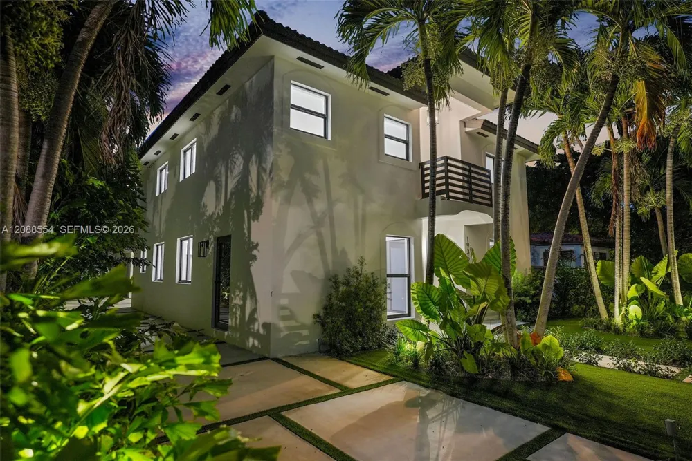 1936 SW 18th St Miami, FL 33145