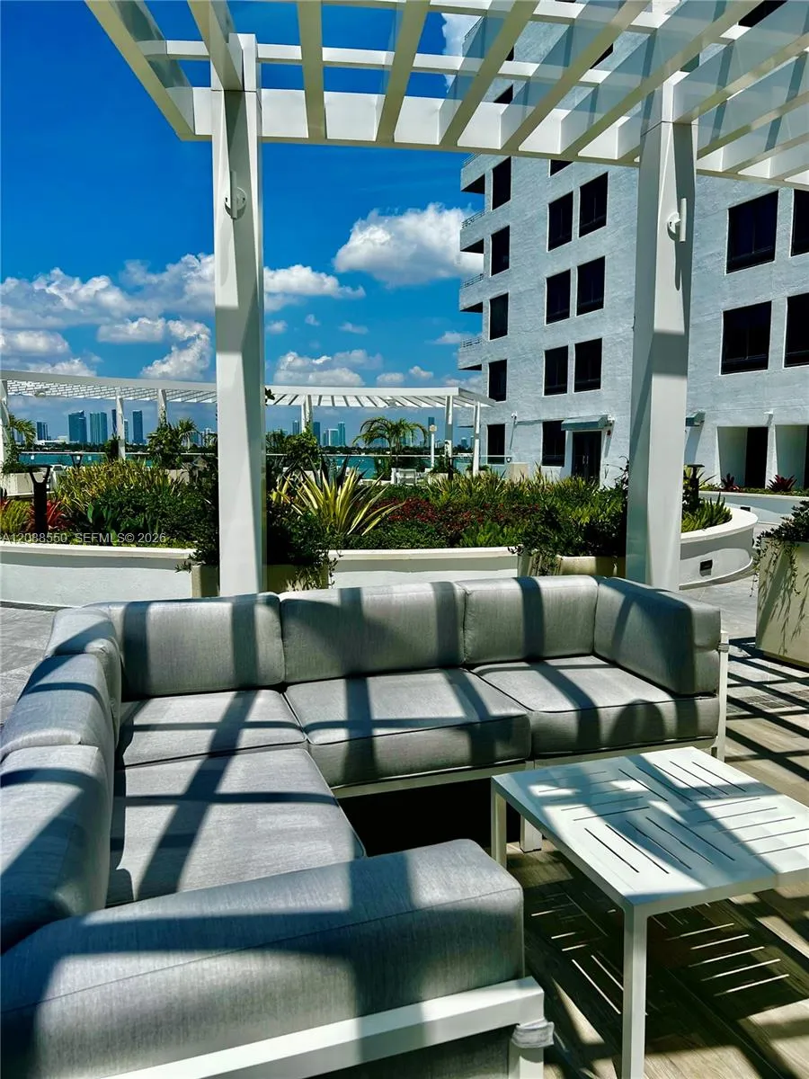 1330 West Ave #1207 Miami Beach, FL 33139