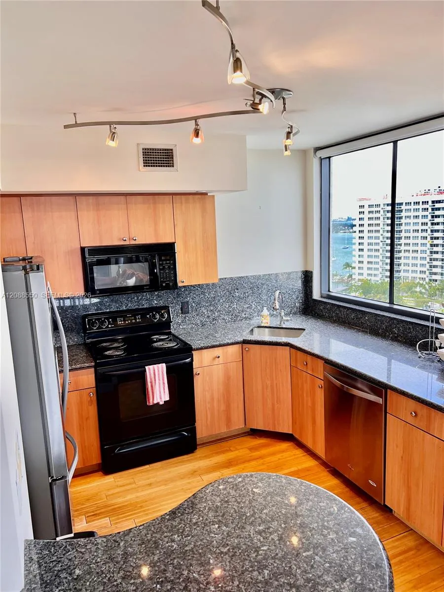 1330 West Ave #1207 Miami Beach, FL 33139