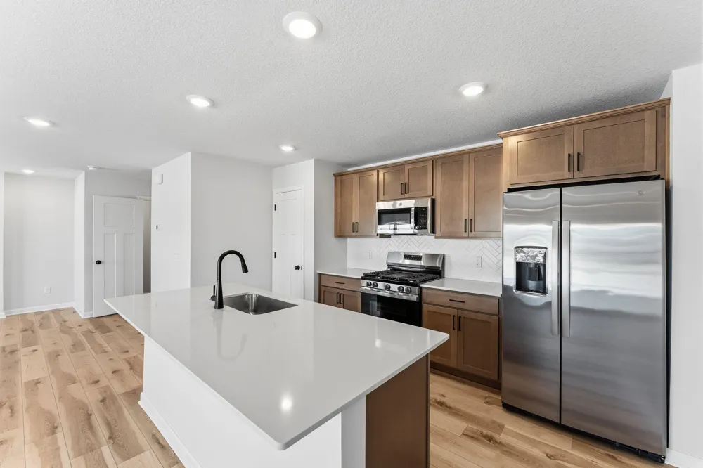 1102 Annagaire Curve Rosemount, MN 55068