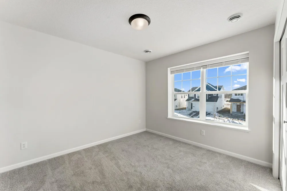 1102 Annagaire Curve Rosemount, MN 55068