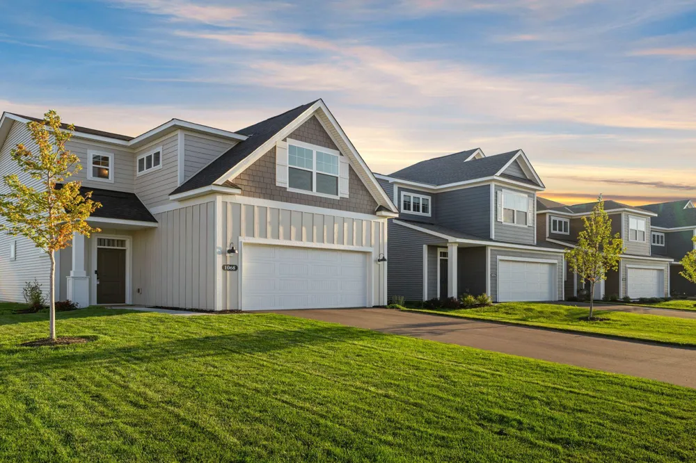 1102 Annagaire Curve Rosemount, MN 55068