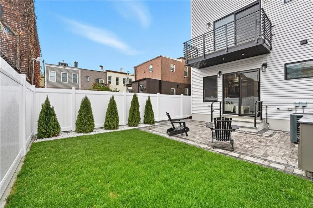 134 HANCOCK AVE Jersey City, NJ 07307