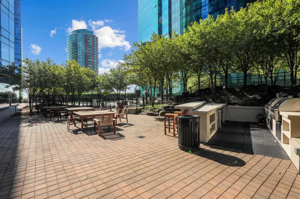 77 HUDSON ST Jersey City, NJ 07302