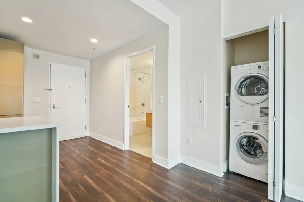 77 HUDSON ST Jersey City, NJ 07302