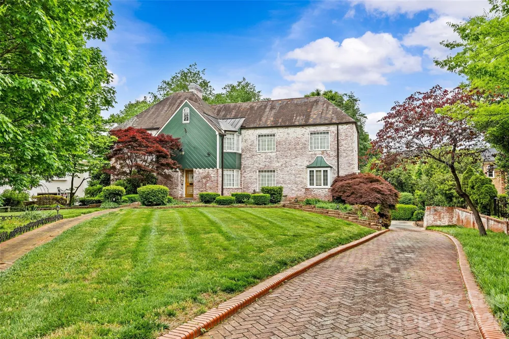 1858 Queens Road W Charlotte, NC 28207