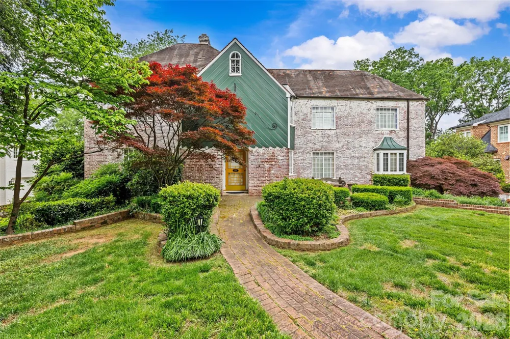 1858 Queens Road W Charlotte, NC 28207