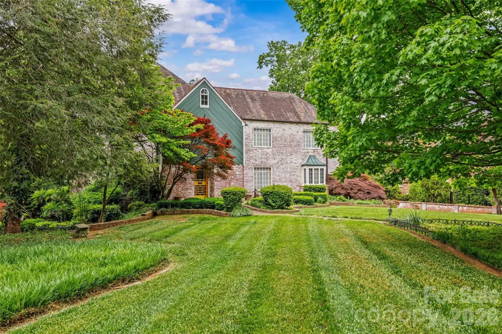 1858 Queens Road W Charlotte, NC 28207