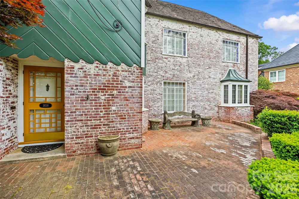 1858 Queens Road W Charlotte, NC 28207