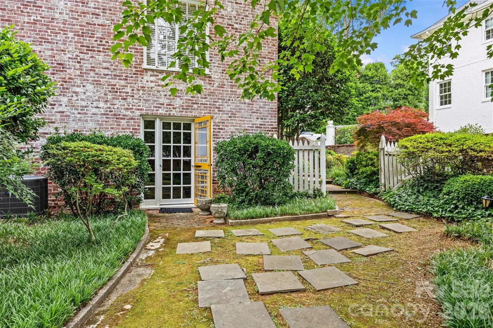 1858 Queens Road W Charlotte, NC 28207