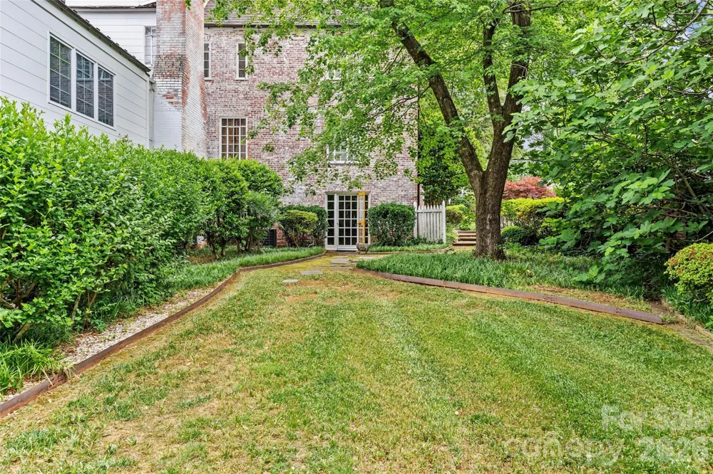 1858 Queens Road W Charlotte, NC 28207