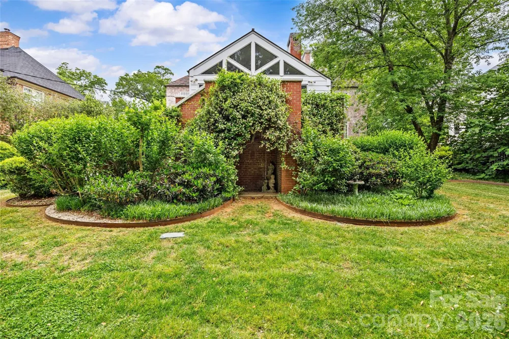 1858 Queens Road W Charlotte, NC 28207