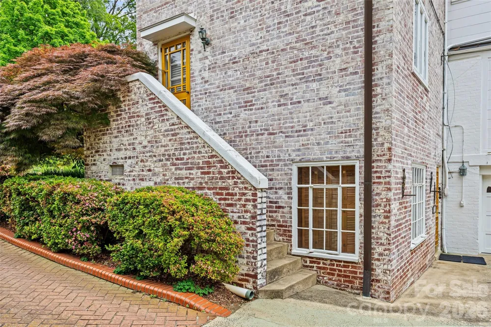1858 Queens Road W Charlotte, NC 28207