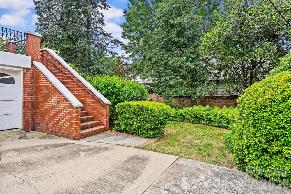 1858 Queens Road W Charlotte, NC 28207