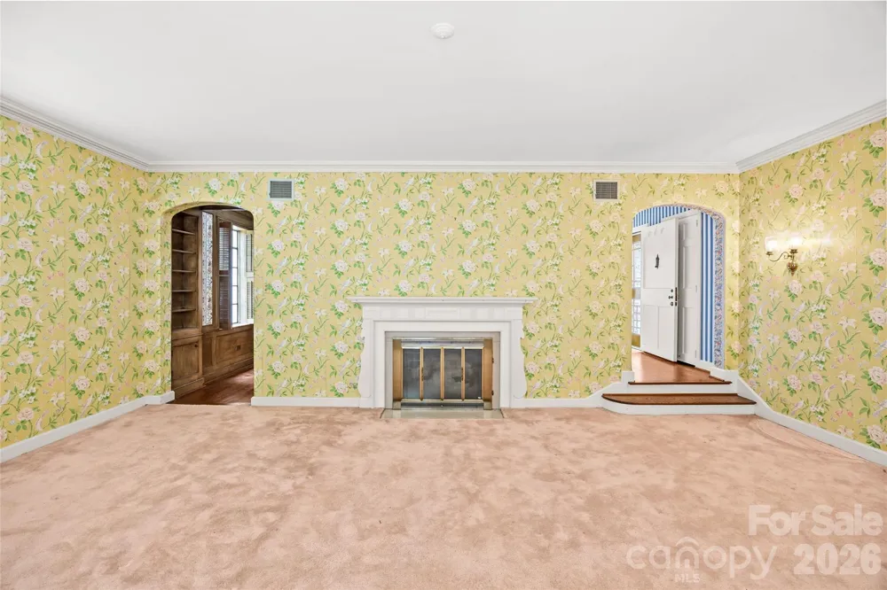 1858 Queens Road W Charlotte, NC 28207