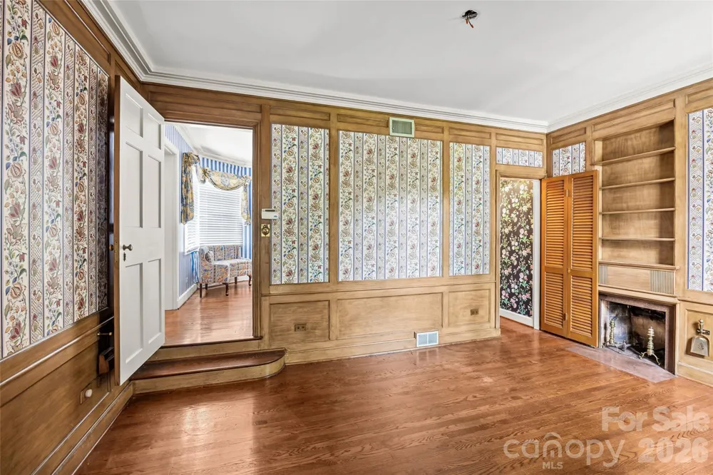 1858 Queens Road W Charlotte, NC 28207