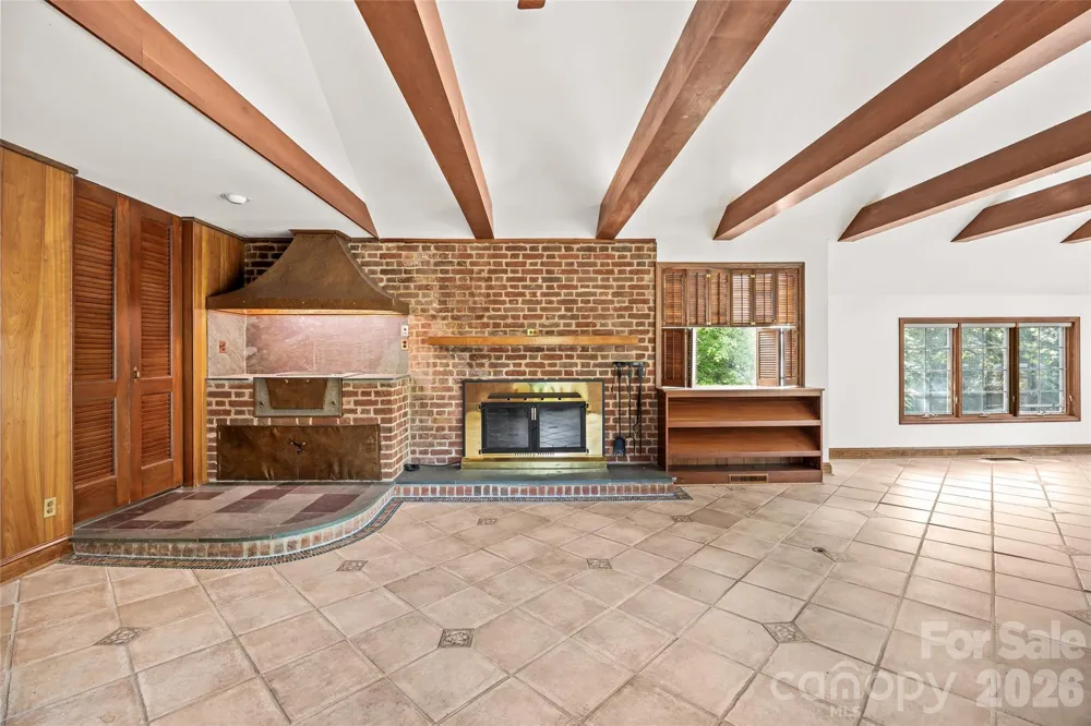1858 Queens Road W Charlotte, NC 28207
