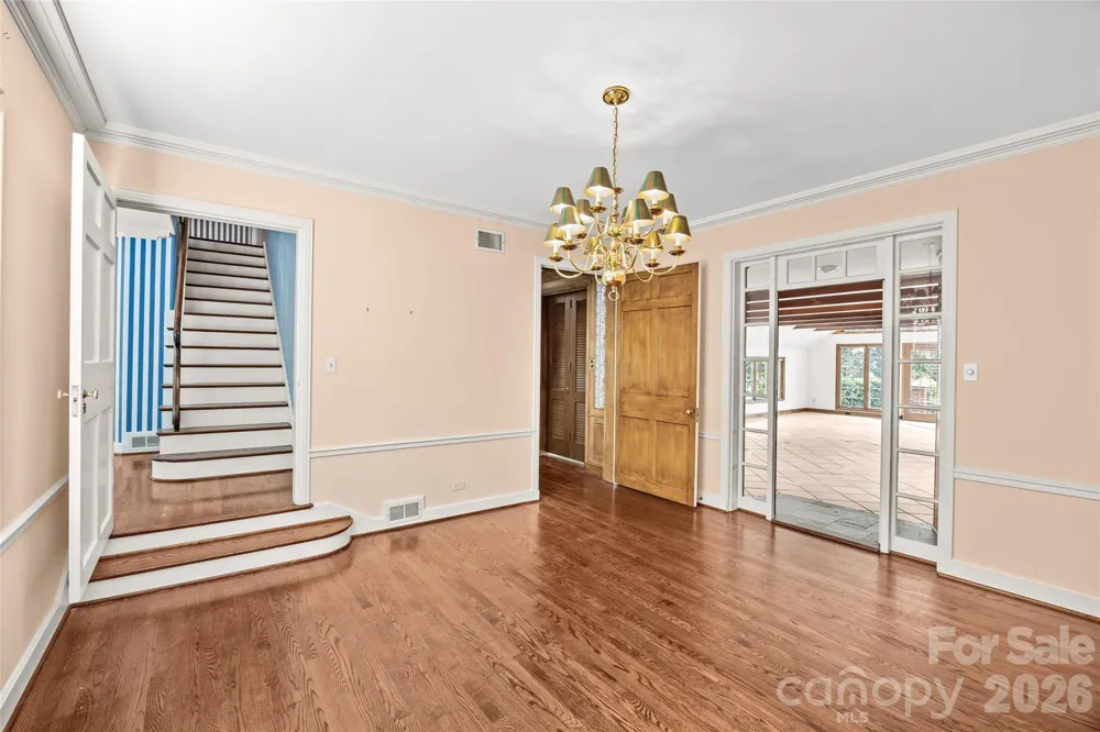 1858 Queens Road W Charlotte, NC 28207