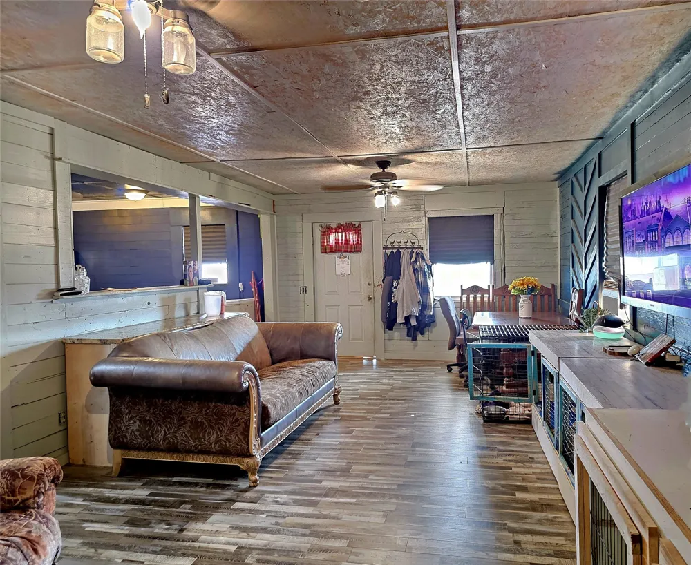 4451 Fm 585 Bangs, TX 76823