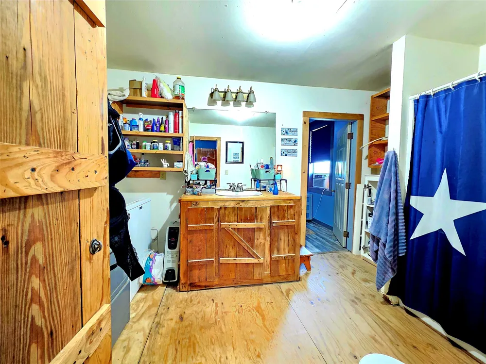 4451 Fm 585 Bangs, TX 76823