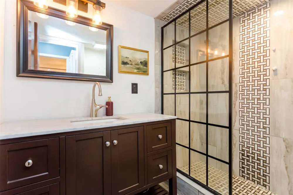 10203 Regal Oaks Drive #101 Dallas, TX 75230