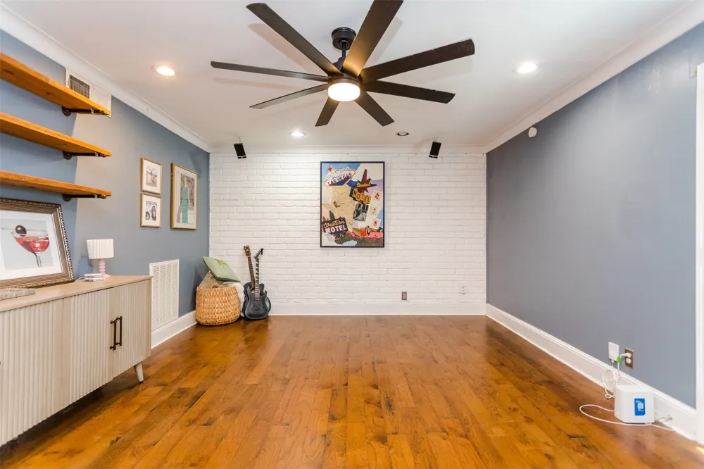 10203 Regal Oaks Drive #101 Dallas, TX 75230