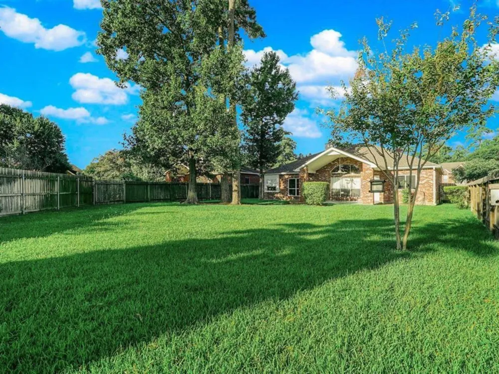 25710 Bearborough Drive Spring, TX 77386