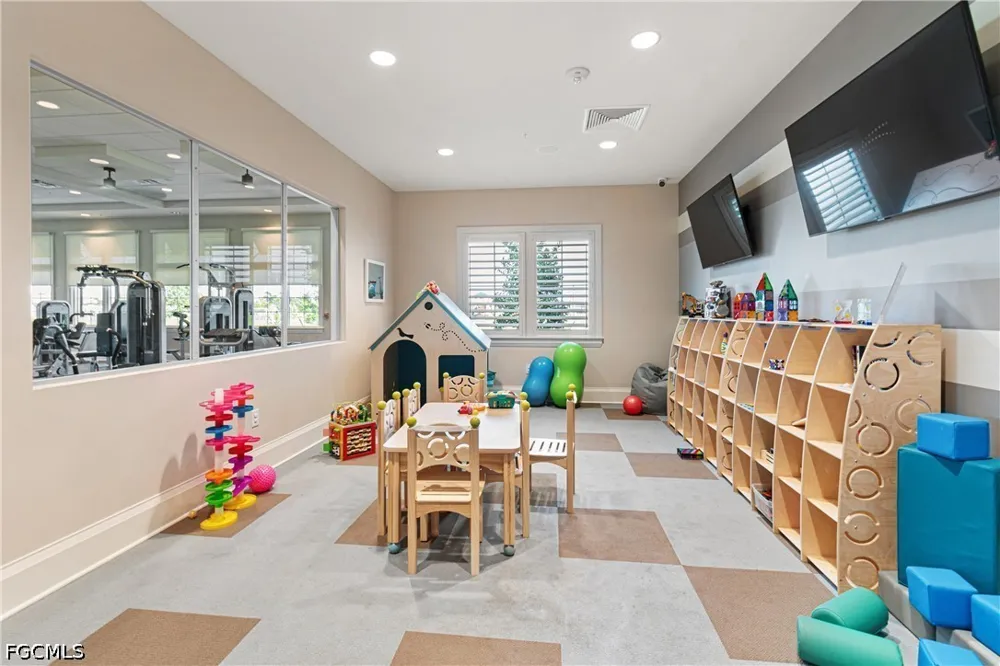 Hunter Oak Drive Fort Myers, FL 33913