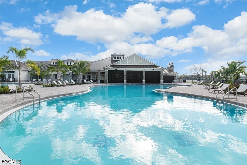 Hunter Oak Drive Fort Myers, FL 33913