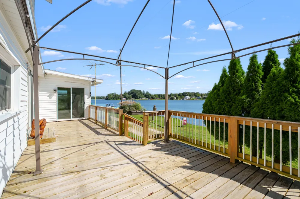2351 Bristol Lake Road Dowling, MI 49050