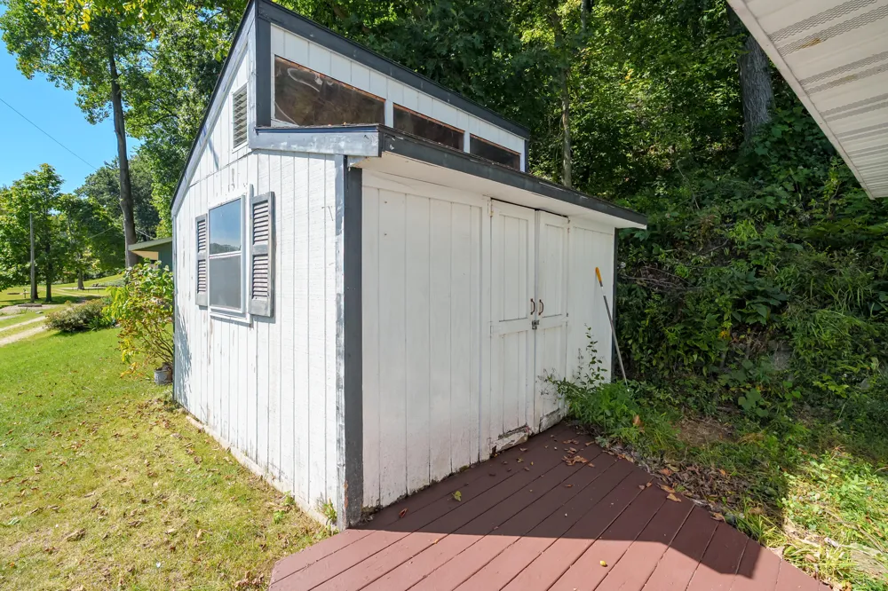 2351 Bristol Lake Road Dowling, MI 49050