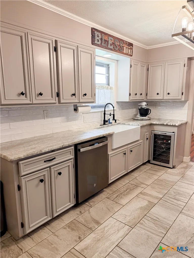 212 S 4th Street Stockdale, TX 78160