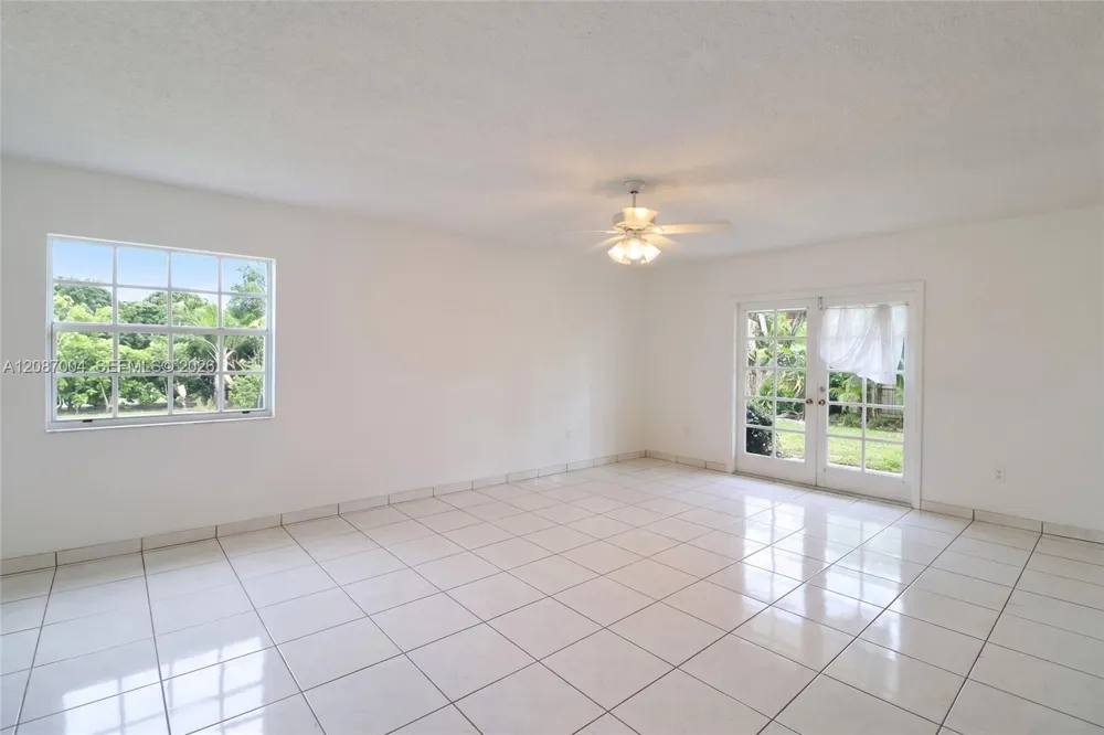 14203 SW 35th St Miami, FL 33175