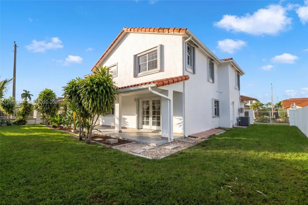14203 SW 35th St Miami, FL 33175