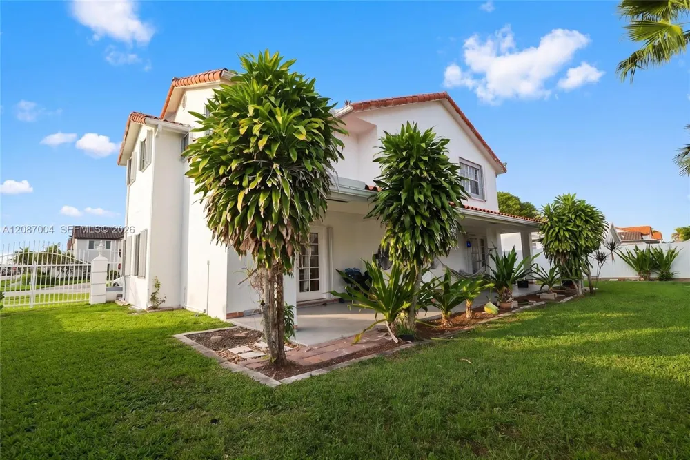 14203 SW 35th St Miami, FL 33175