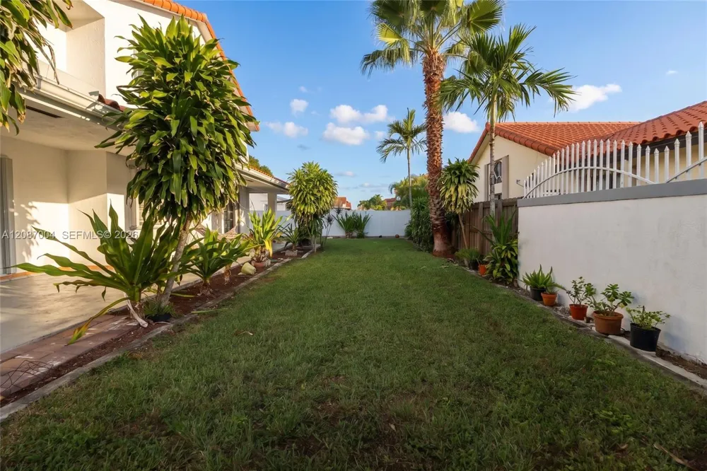 14203 SW 35th St Miami, FL 33175