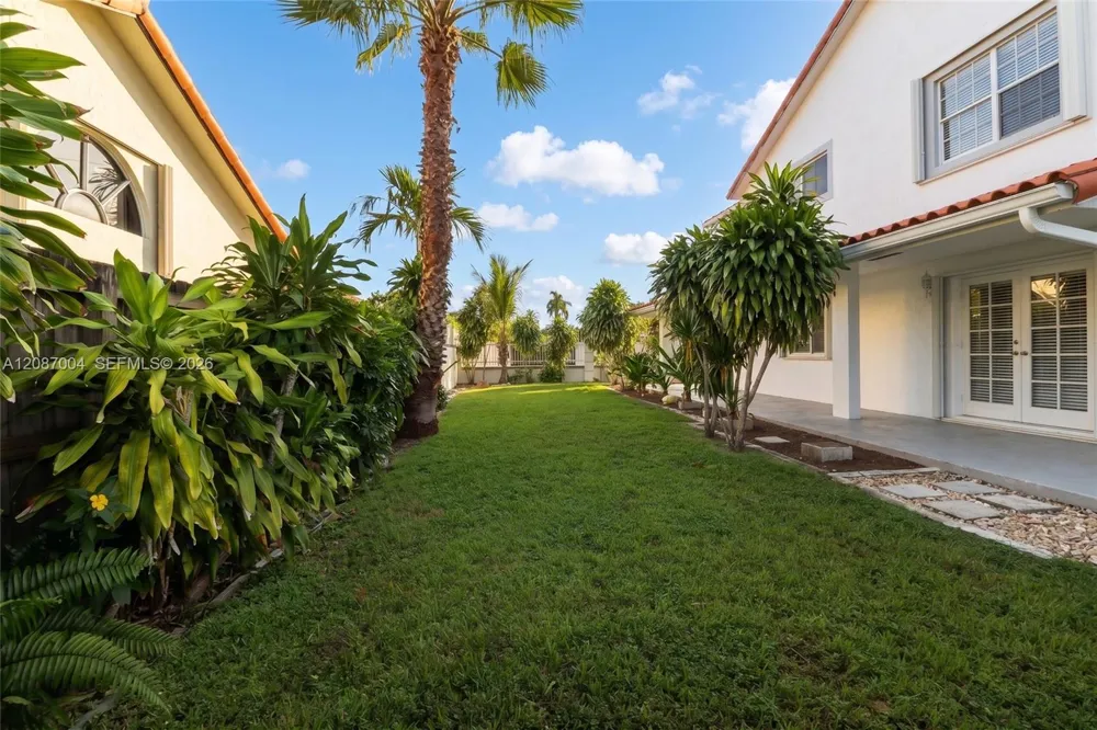 14203 SW 35th St Miami, FL 33175