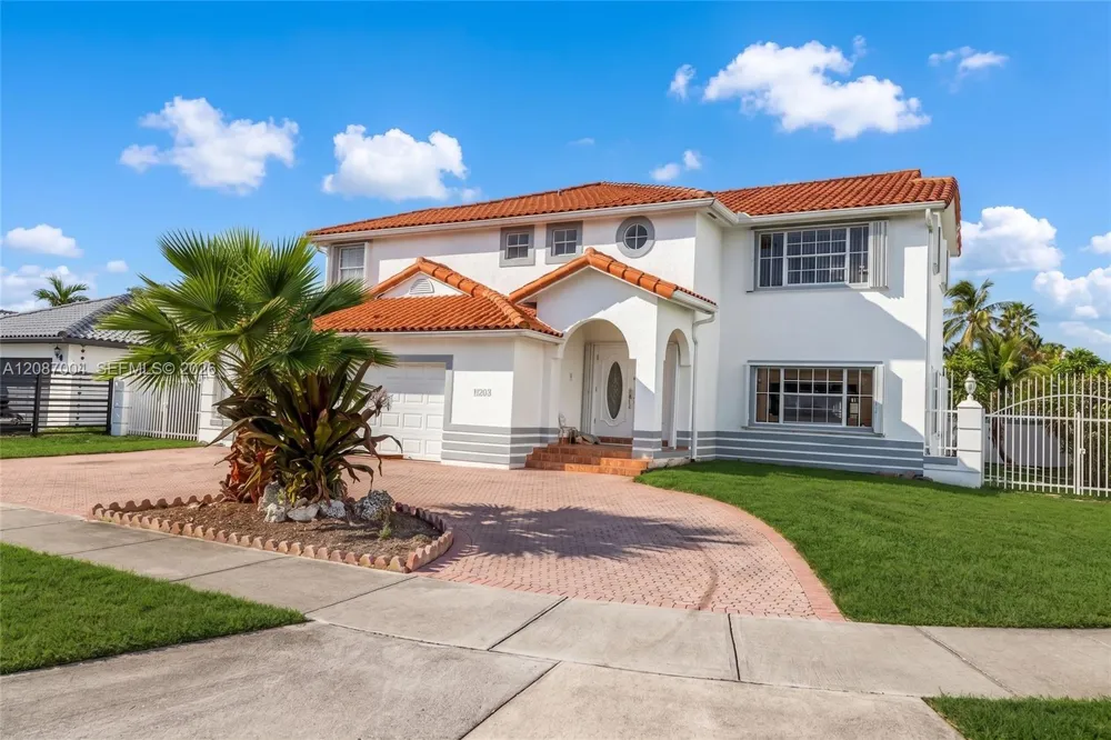 14203 SW 35th St Miami, FL 33175