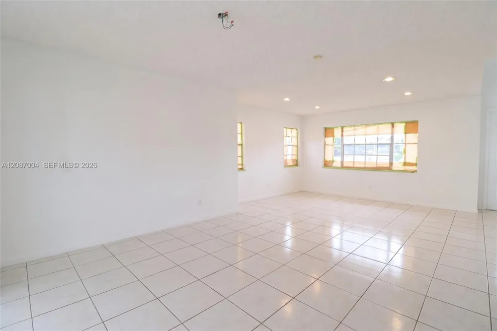 14203 SW 35th St Miami, FL 33175