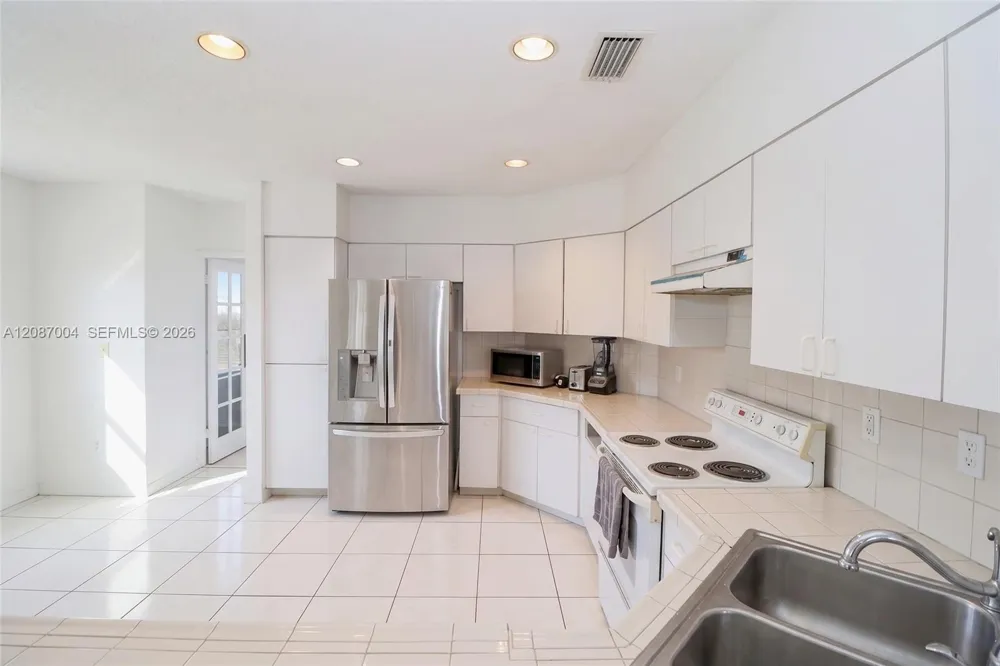 14203 SW 35th St Miami, FL 33175