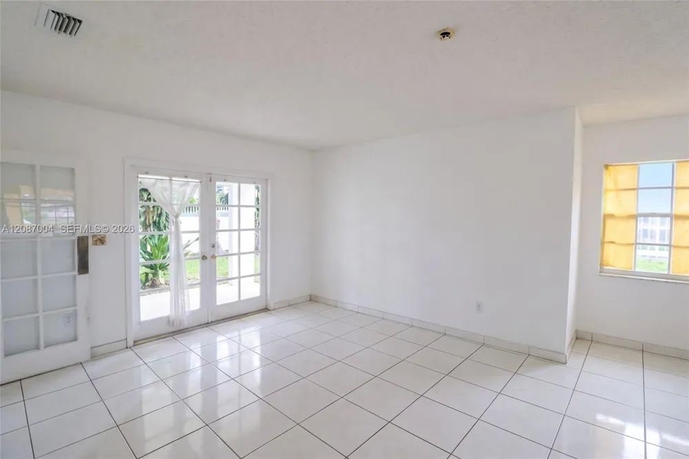 14203 SW 35th St Miami, FL 33175