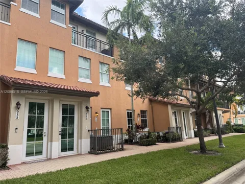 928 SW 147th Ave #2906