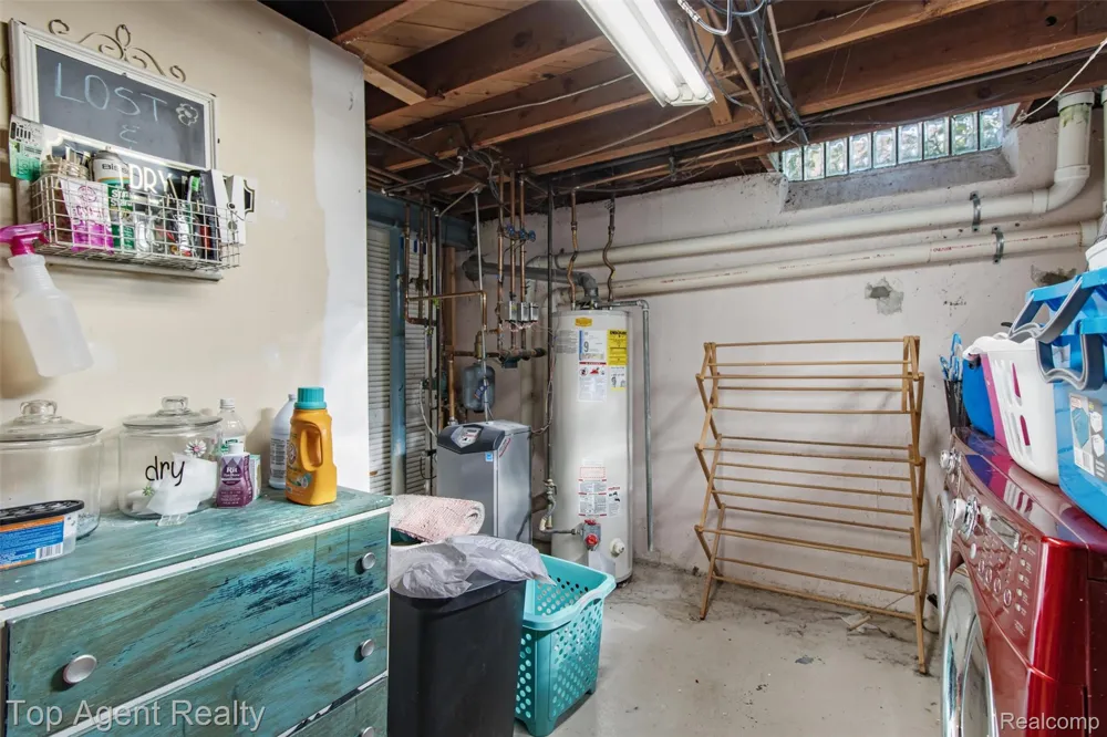 32341 Woody Fraser City, MI 48026