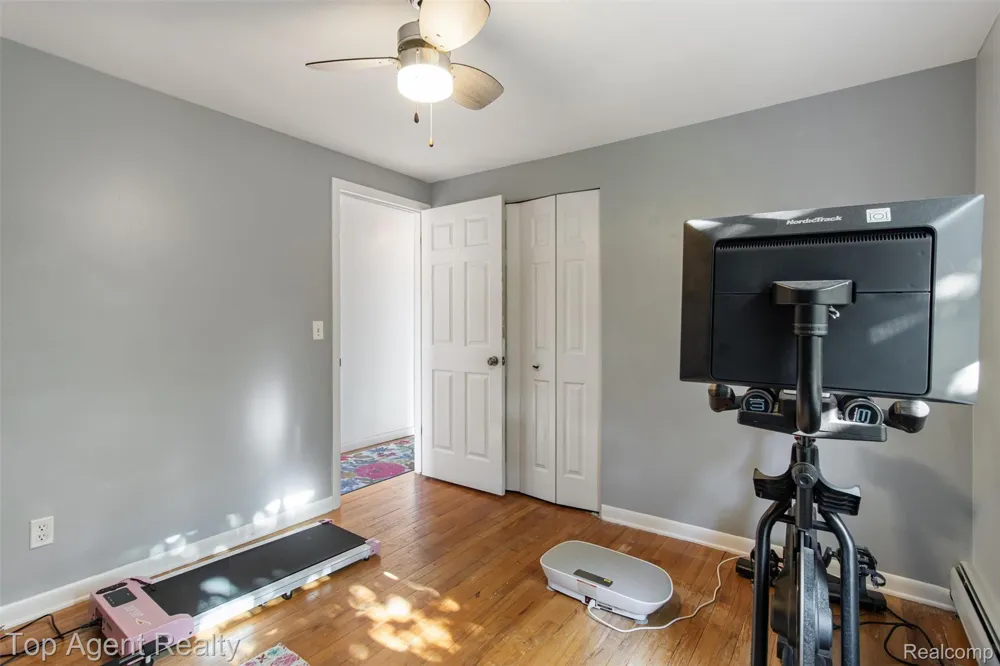32341 Woody Fraser City, MI 48026
