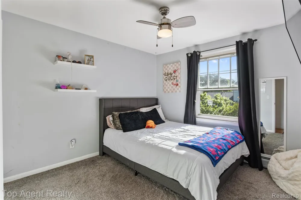 32341 Woody Fraser City, MI 48026
