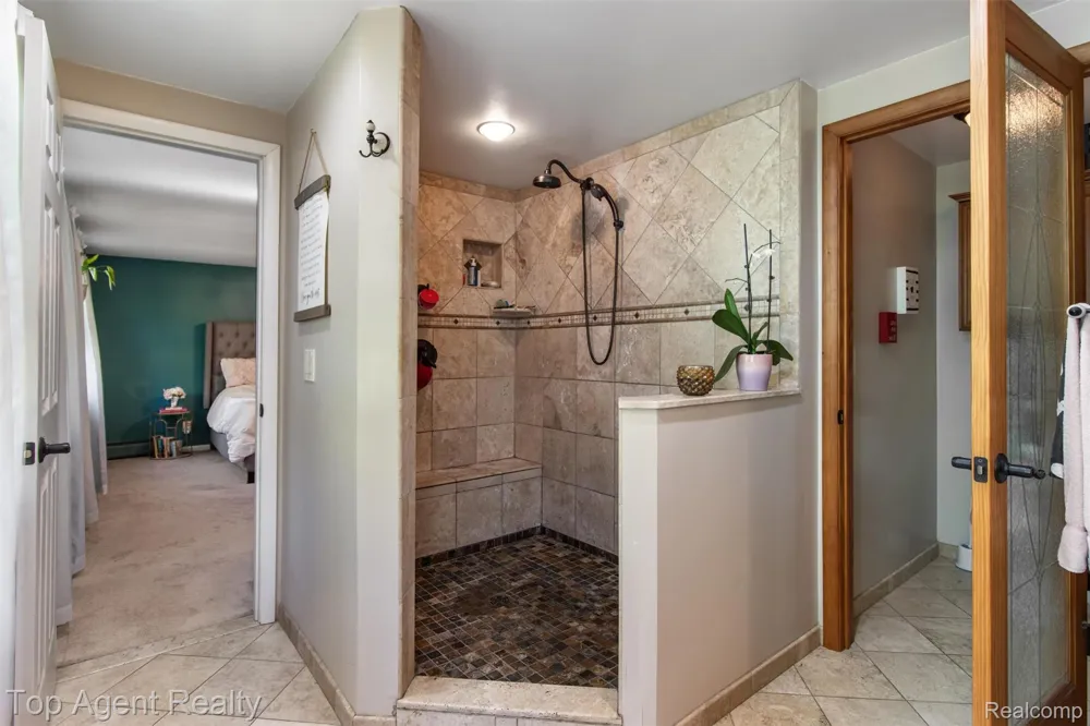 32341 Woody Fraser City, MI 48026