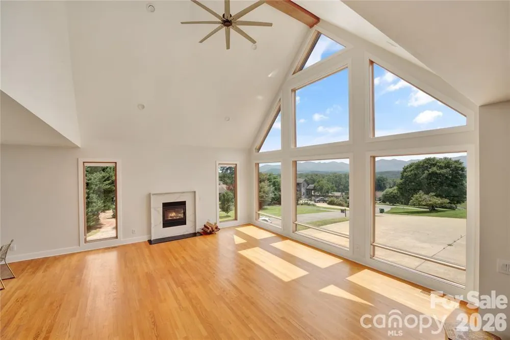 8 Nottingham Drive Candler, NC 28715